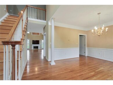 Foyer - Dining