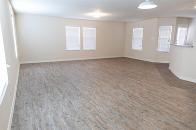 1505 Bobolink, Ennis, TX 75119 - photo 4