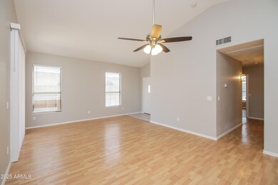 002-photo-living-room-8212448