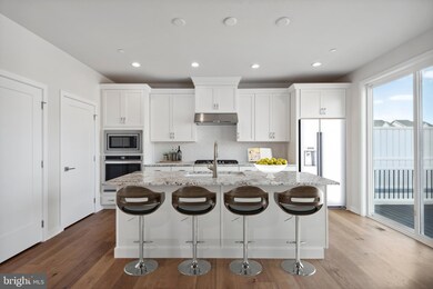 55 Tamarack Cir, Norristown, PA 19403 - photo 3