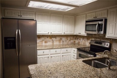 11309 Benttree Cir, Oklahoma City, OK 73120 - photo 2