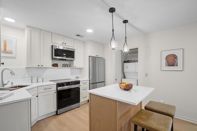 116 E Freistadt Rd unit F, Thiensville, WI 53092 - photo 5