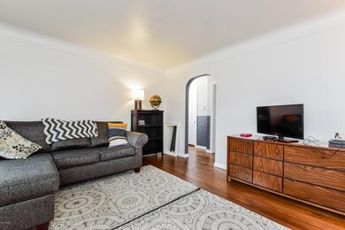 007-Living_Room-2554991-large