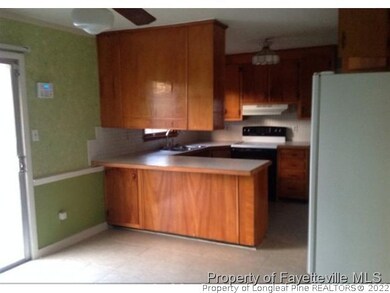 7562 Decatur Dr, Fayetteville, NC 28303 - photo 5