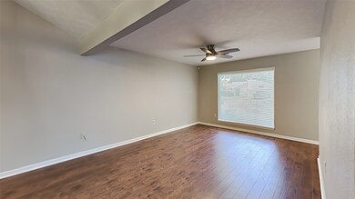 11710 Kirkway Dr, Houston, TX 77089 - photo 5