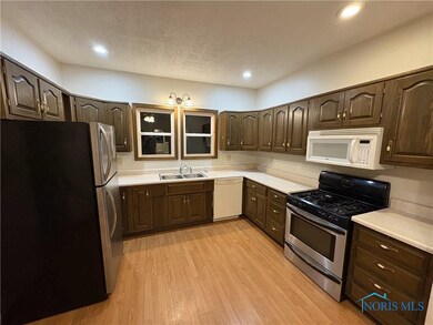 421 W Perry St, Paulding, OH 45879 - photo 4