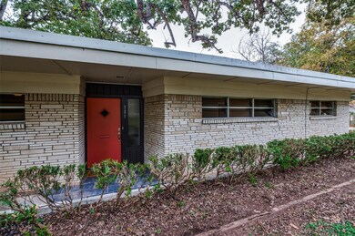 321 Brown Trail, Hurst, TX 76053 - photo 4