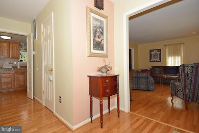11807 Randy Ln, Laurel, MD 20708 - photo 2