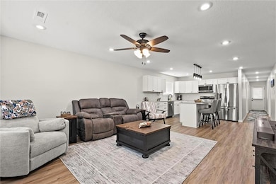 124 E Pacific Ave, Osawatomie, KS 66064 - photo 5