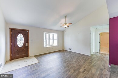 101 Diminish Dr, Newark, DE 19713 - photo 2