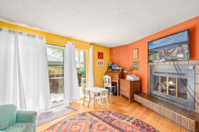 Living Room (2)