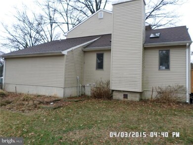 211 Hooton Rd, Mount Laurel, NJ 08054 - photo 3