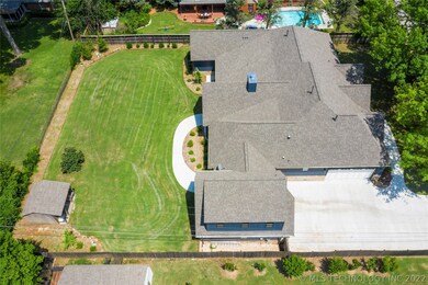 Extreme privacy in the yard. Luxurious finishes en