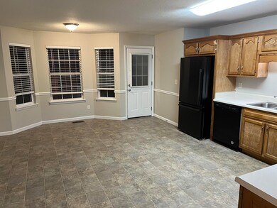 215 Stokely Dr, Chickamauga, GA 30707 - photo 5