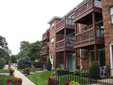 14810 Kilpatrick Ave unit 4W, Midlothian, IL 60445 - photo 2