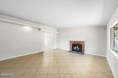 716 E Avenue j5, Lancaster, CA 93535 - photo 2