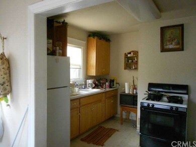 nice kitchen cabints and gas stove and Refrig stay