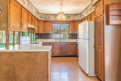 395 Front Ridge Road Interiors-3