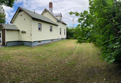 17 Poplar St, Skowhegan, ME 04976 - photo 3