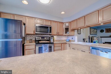 3610 Robin Air Ct, Pasadena, MD 21122 - photo 6