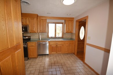 2 James St, Derry, NH 03038 - photo 7