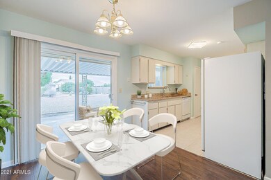 Dining Room (virtually staged)