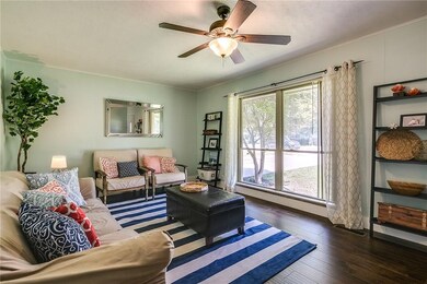 807 NW 9th St, Bentonville, AR 72712 - photo 2