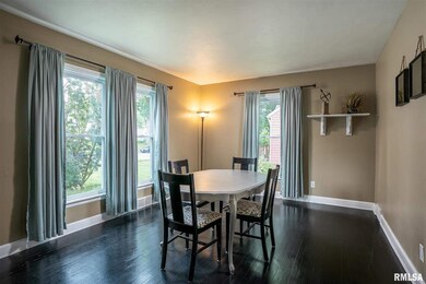 1637 W 36th St, Davenport, IA 52806 - photo 2