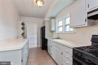 6515 Glenoak Ave, Baltimore, MD 21214 - photo 5