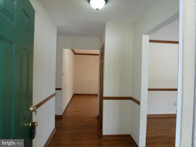 8107 Arrowhead Ct, Frederick, MD 21702 - photo 3