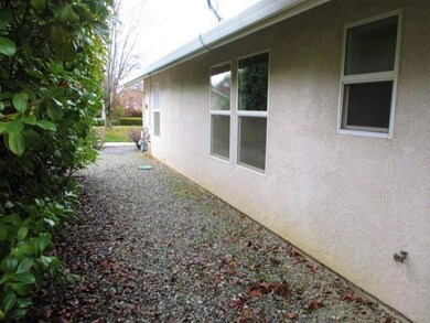 #043-734045 CAPISTRANO WALK SIDE YARD