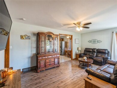 1103 N 5th Ave E, Newton, IA 50208 - photo 7