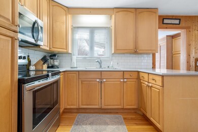 657 Calef Rd, Manchester, NH 03103 - photo 6