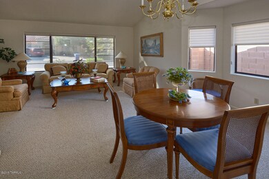 Dining Area (2).jpg