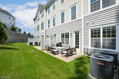 124 Sequoia Dr, Cedar Grove, NJ 07009 - photo 4