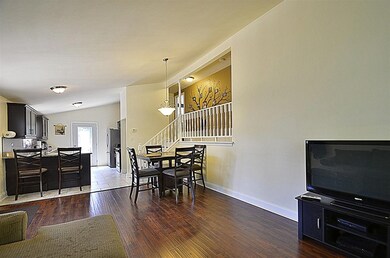 411 Blackhawk Ave, Carpentersville, IL 60110 - photo 5