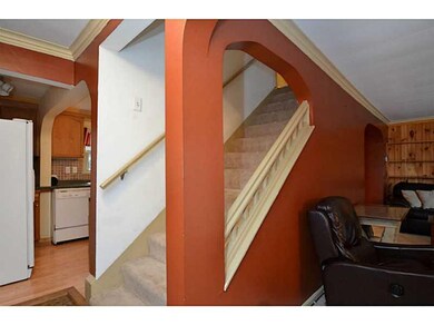 Entry/Foyer.