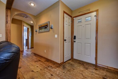998 W Pembrook Ave-5