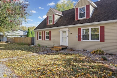 604 S 2nd St, Fisher, IL 61843 - photo 4