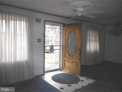 613 Glencroft Cir, Folcroft, PA 19032 - photo 7