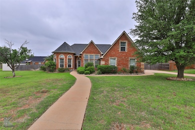 1311 Saddle Lakes Dr, Abilene, TX 79602 - photo 2