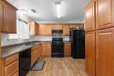 1409 Laguna Cir, Stockton, CA 95206 - photo 7