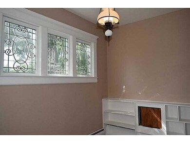 Den/Family/Great Room. Gorgeous windows