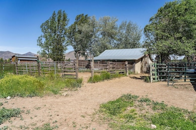 Smith Rock barn