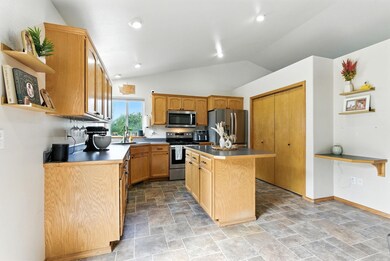 1124 S Moen Rd, Greenacres, WA 99016 - photo 7