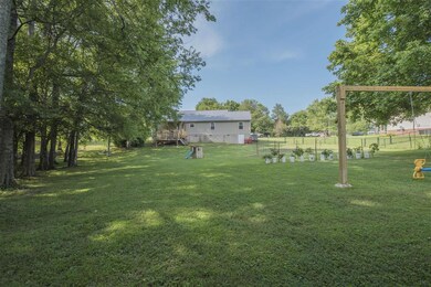 213 Sandusky Rd, Shelbyville, TN 37160 - photo 6