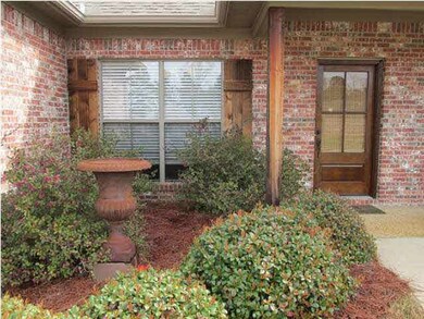 407 MainSail Way Entrance!