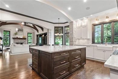 10408 Howe Ln, Leawood, KS 66206 - photo 6