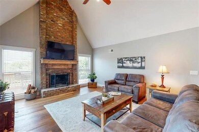 8002 Haskins St, Lenexa, KS 66215 - photo 5