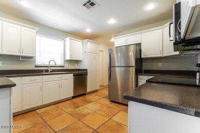 9641 N 41st Dr, Phoenix, AZ 85051 - photo 2